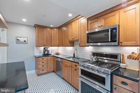 410 Brewster Ave, Silver Spring, MD 20901 photo 11