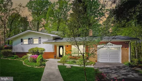 5705 Annamarie Ct, Derwood, MD 20855