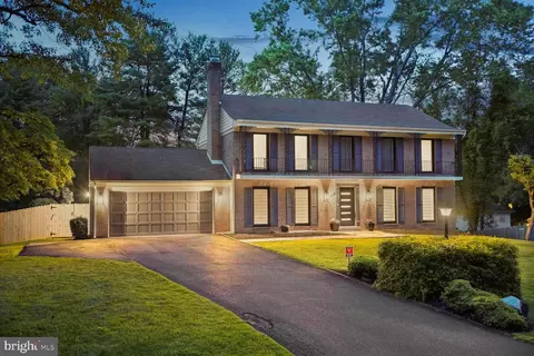 9117 Rouen Ln, Potomac, MD 20854