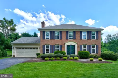1008 Farm Haven Dr, Rockville, MD 20852