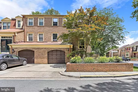 11360 Empire Ln, Rockville, MD 20852