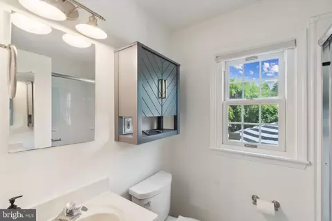 314 Whitestone Rd, Silver Spring, MD 20901 photo 12