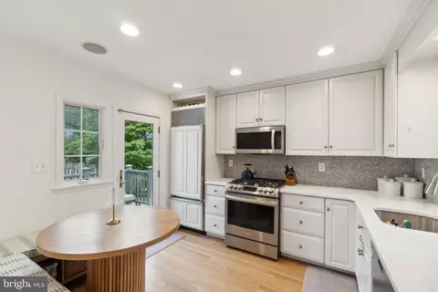 314 Whitestone Rd, Silver Spring, MD 20901 photo 2