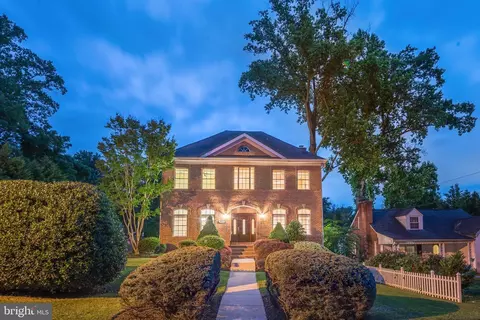 5504 Nelson Rd, Bethesda, MD 20814