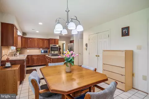 Dining - 15040 Notley Rd, Silver Spring, MD 20905 photo 4 of 6