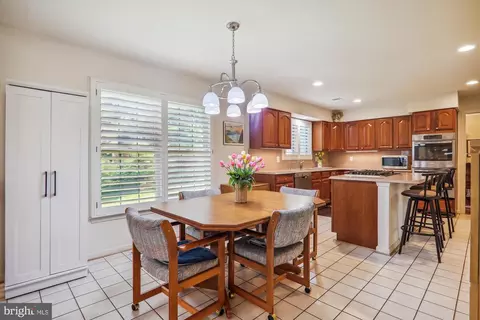 Dining - 15040 Notley Rd, Silver Spring, MD 20905 photo 5 of 6
