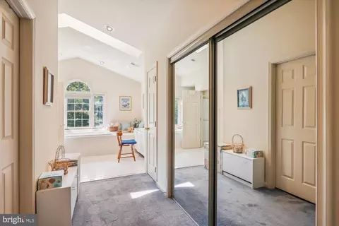 Entry Way - 15040 Notley Rd, Silver Spring, MD 20905 photo 6 of 9