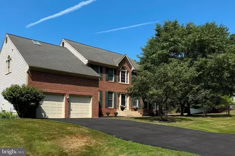 Exterior - 15040 Notley Rd, Silver Spring, MD 20905 photo 2 of 8