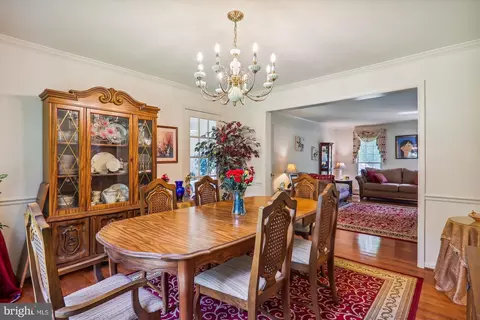 Dining - 15040 Notley Rd, Silver Spring, MD 20905 photo 1 of 6