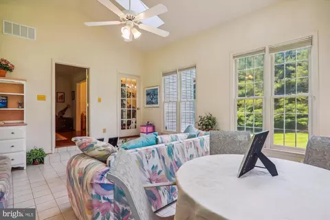 Entry Way - 15040 Notley Rd, Silver Spring, MD 20905 photo 3 of 9
