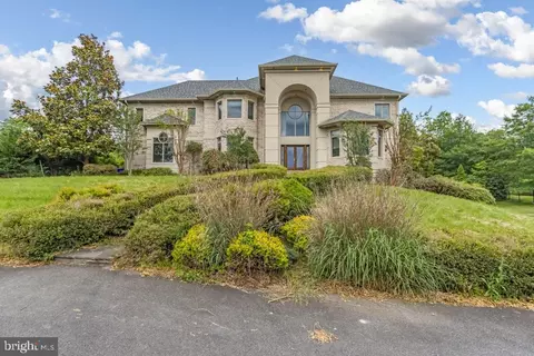 12717 Greenbriar Rd, Potomac, MD 20854