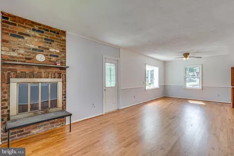 Living - 11805 College View Dr, Silver Spring, MD 20902 photo 3 of 4