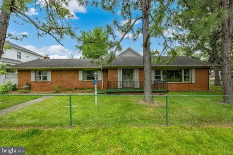 10511 Parkwood Dr, Kensington, MD 20895