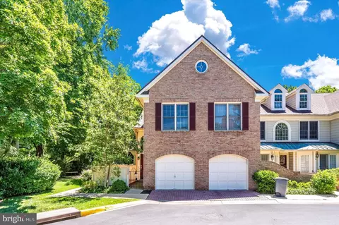 10825 Luxberry Dr #19, Rockville, MD 20852