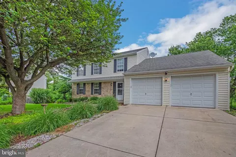15771 Buena Vista Dr, Derwood, MD 20855