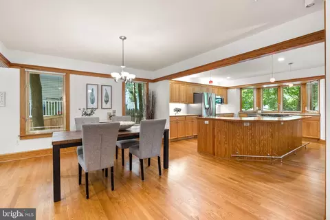Dining - 601 Ellsworth Dr, Silver Spring, MD 20910 photo 4 of 4