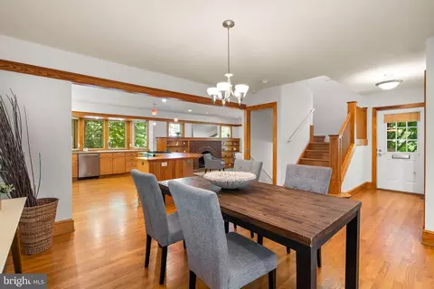 Dining - 601 Ellsworth Dr, Silver Spring, MD 20910 photo 1 of 4