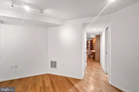 Entry Way - 601 Ellsworth Dr, Silver Spring, MD 20910 photo 3 of 3