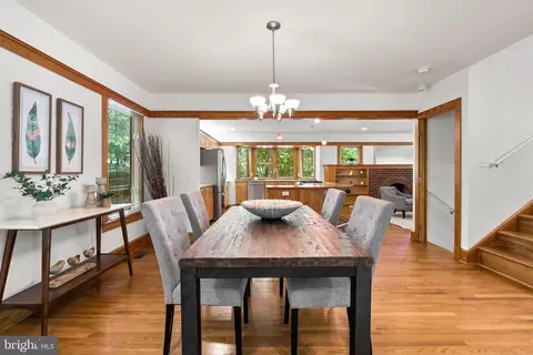 Dining - 601 Ellsworth Dr, Silver Spring, MD 20910 photo 2 of 4