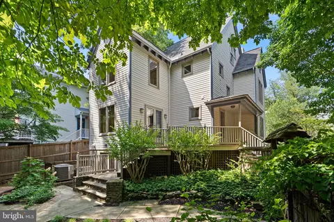 601 Ellsworth Dr, Silver Spring, MD 20910