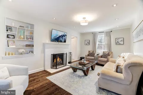 Living - 10018 Greenock Rd, Silver Spring, MD 20901 photo 1 of 2