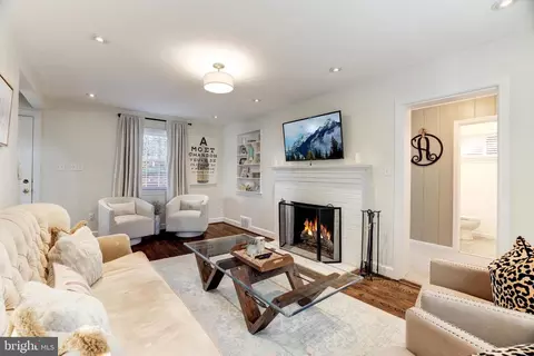 Living - 10018 Greenock Rd, Silver Spring, MD 20901 photo 2 of 2