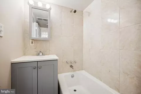 Bath - 908 Whitehall St, Silver Spring, MD 20901 photo 2 of 3