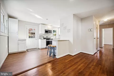 Entry Way - 908 Whitehall St, Silver Spring, MD 20901 photo 1 of 5