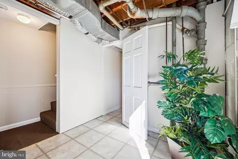Entry Way - 908 Whitehall St, Silver Spring, MD 20901 photo 5 of 5