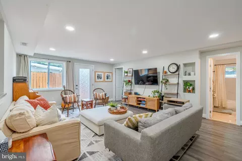 3208 Henderson Ave, Silver Spring, MD 20902