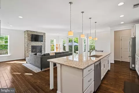1207 Sweetbay Pl, Silver Spring, MD 20906 photo 9