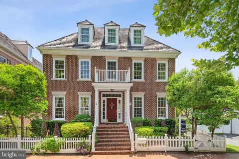 205 Holmard St, Gaithersburg, MD 20878