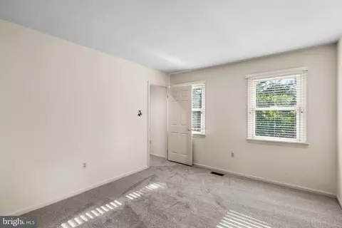 11413 Heather Crest Ln, Silver Spring, MD 20902 photo 17