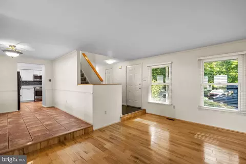 11413 Heather Crest Ln, Silver Spring, MD 20902 photo 9