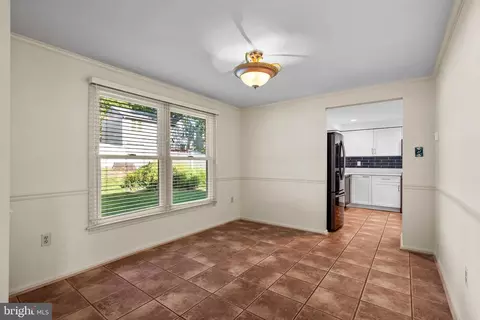 11413 Heather Crest Ln, Silver Spring, MD 20902 photo 5