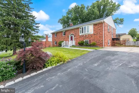 3820 Wilberta St, Olney, MD 20832 photo 2