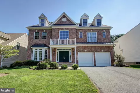 18407 Forest Crossing Ct, Olney, MD 20832
