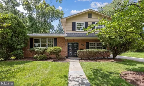 12 Vashi Ln, Rockville, MD 20852