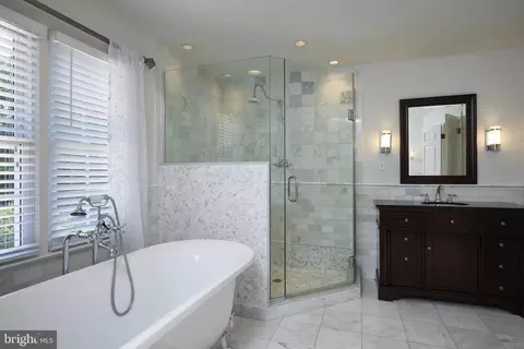 Bath - 17017 Clear Creek Dr, Silver Spring, MD 20905 photo 3 of 7