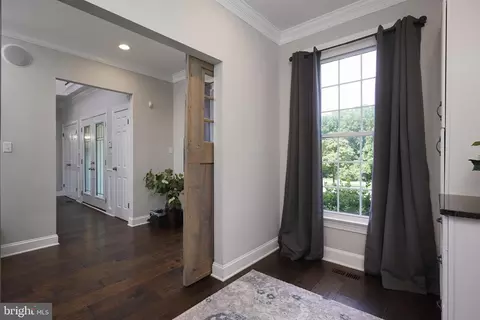 Entry Way - 17017 Clear Creek Dr, Silver Spring, MD 20905 photo 6 of 10