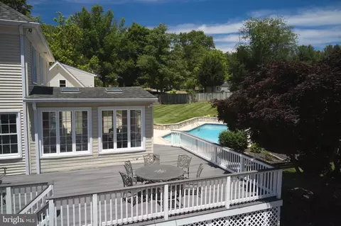 Exterior - 17017 Clear Creek Dr, Silver Spring, MD 20905 photo 7 of 9