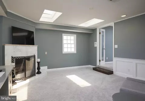 Living - 17017 Clear Creek Dr, Silver Spring, MD 20905 photo 3 of 4
