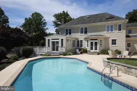 Exterior - 17017 Clear Creek Dr, Silver Spring, MD 20905 photo 6 of 9