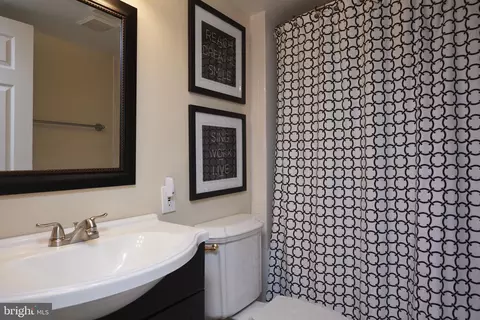 Bath - 17017 Clear Creek Dr, Silver Spring, MD 20905 photo 6 of 7