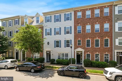 164 Chevy Chase St #A, Gaithersburg, MD 20878