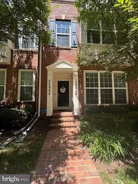 22952 Spicebush Dr #1401, Clarksburg, MD 20871