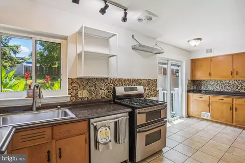 10707 Douglas Ave, Silver Spring, MD 20902 photo 20