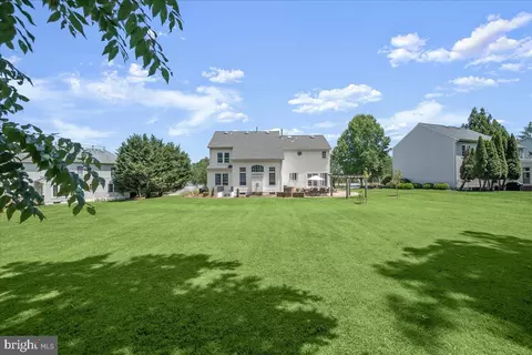 Exterior - 806 Lindsey Manor Ln, Silver Spring, MD 20905 photo 6 of 15