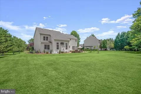 Exterior - 806 Lindsey Manor Ln, Silver Spring, MD 20905 photo 7 of 15