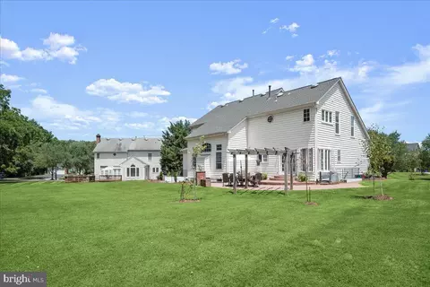 Exterior - 806 Lindsey Manor Ln, Silver Spring, MD 20905 photo 5 of 15